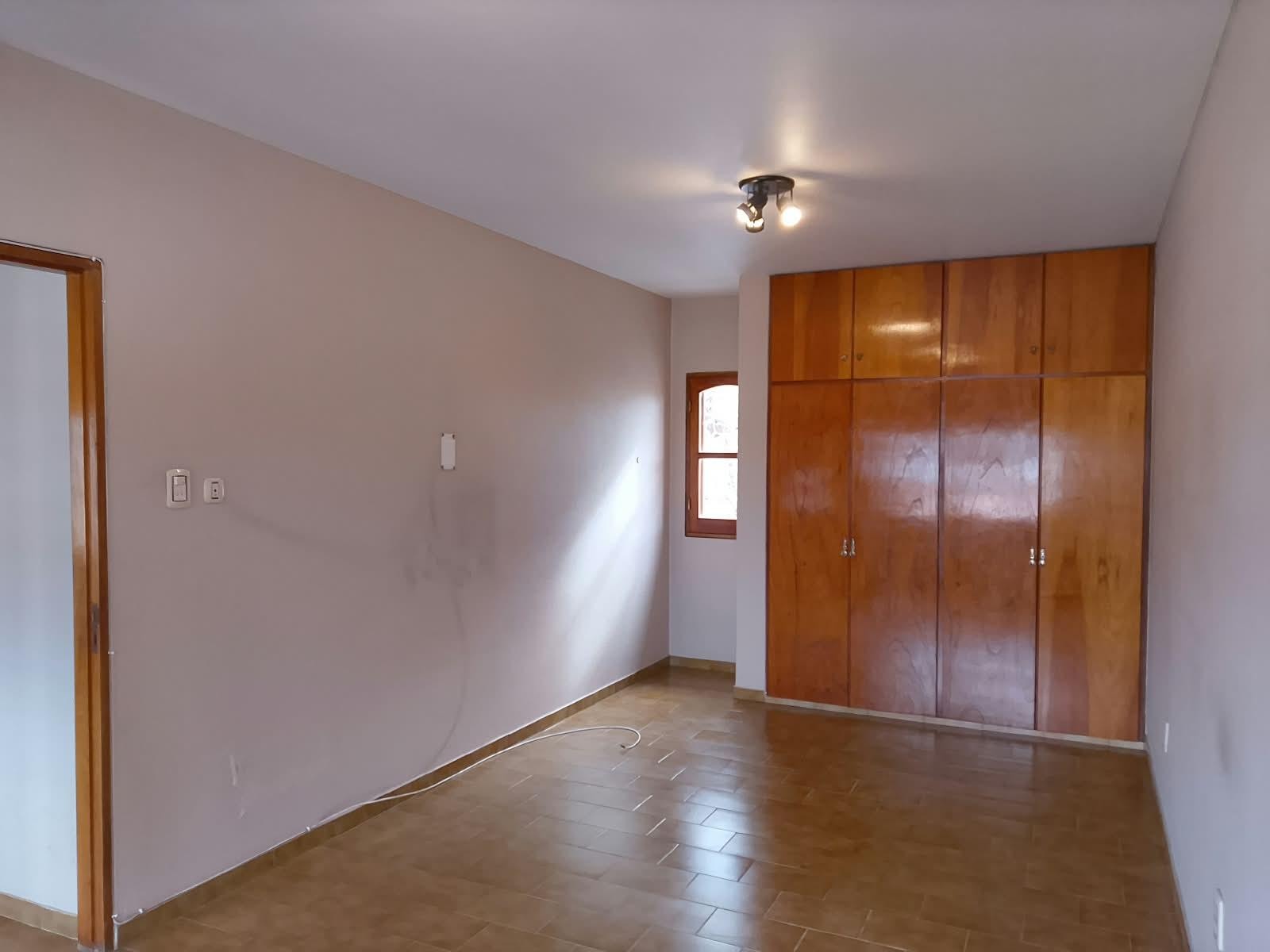 VENTA Casa Céntrica 4 habitaciones 3 baños y cochera en San Rafael - foto 3