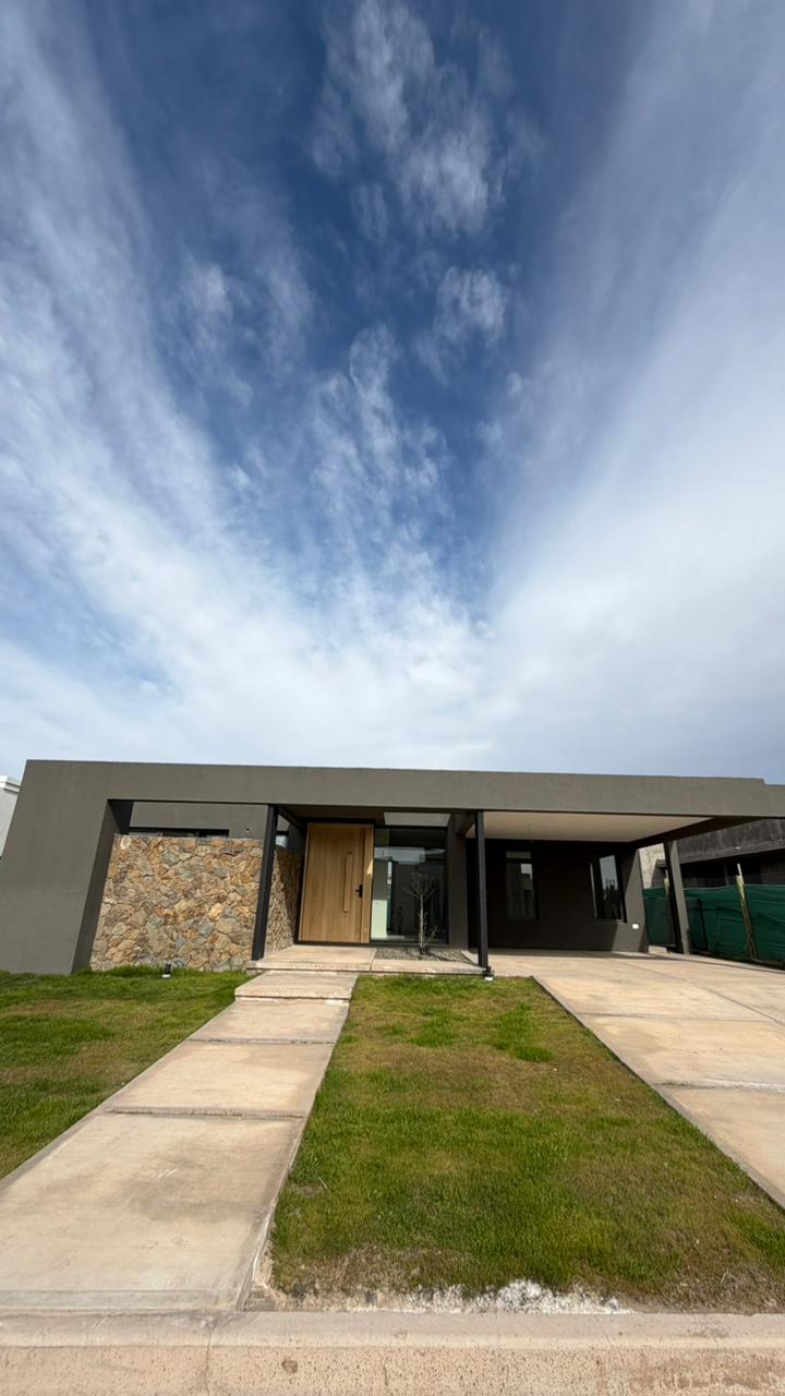 INKASA INMOBILIARIA - VENDE CASA EN BARRIO PRIVADO LAR DE BOEDO - foto 2