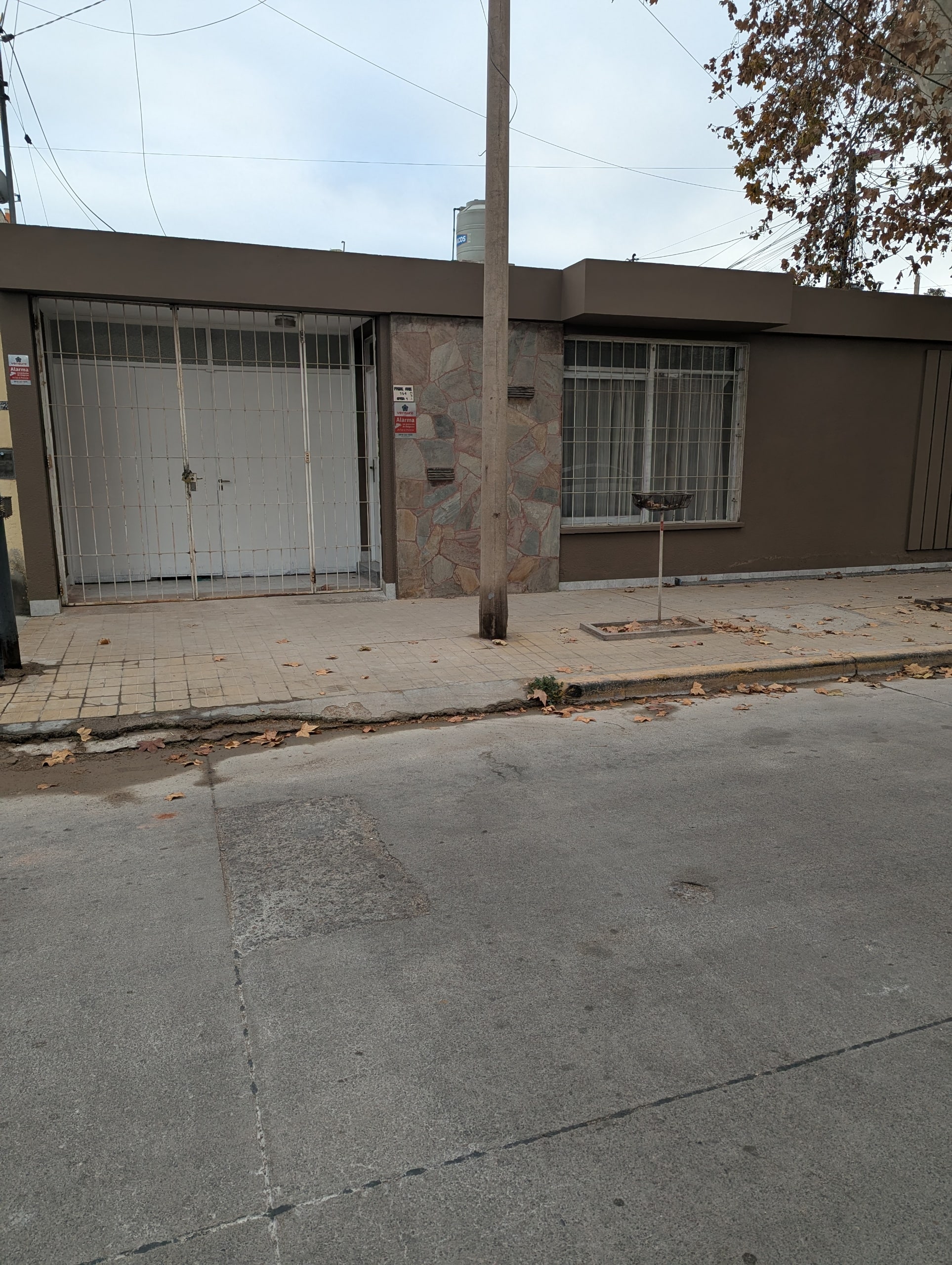 Casa en venta c/ cochera en Godoy Cruz - foto 1