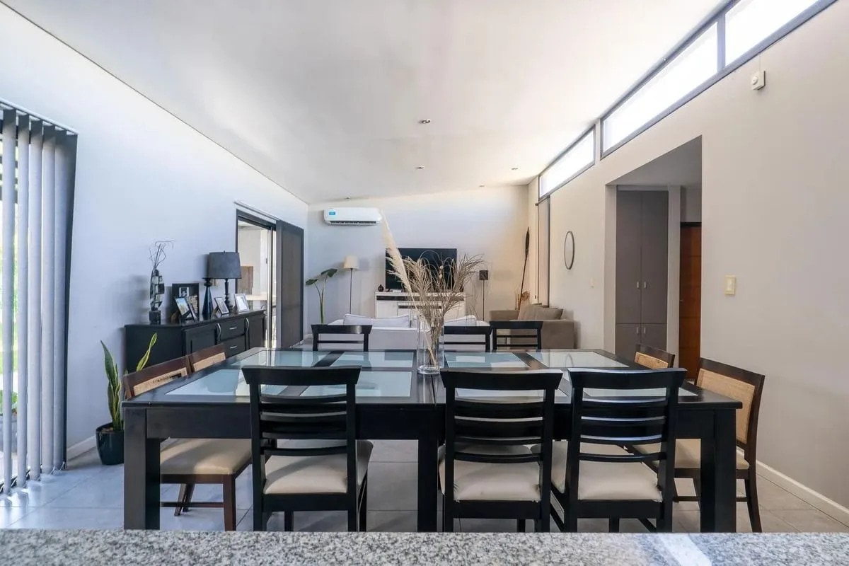 B° Portal Andino- Exclusiva Casa En Venta- 2 Dorm/ Escritorio/ Cochera Doble/ Piscina - foto 5