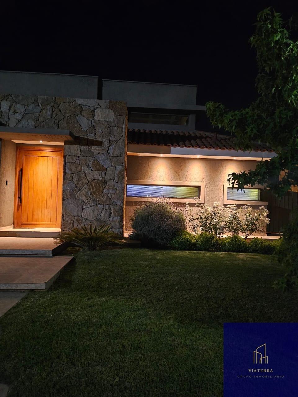 Casa en venta c/ cochera en Carrodilla - foto 5