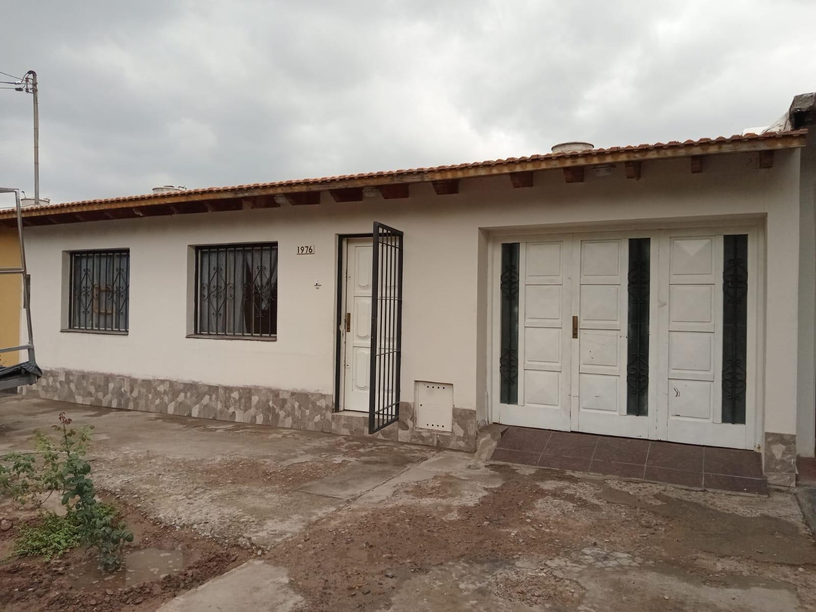 VENTA HERMOSA CASA APTA CREDITO- B° 8 DE MAYO, PLUMERILLO, LAS HERAS - foto 1
