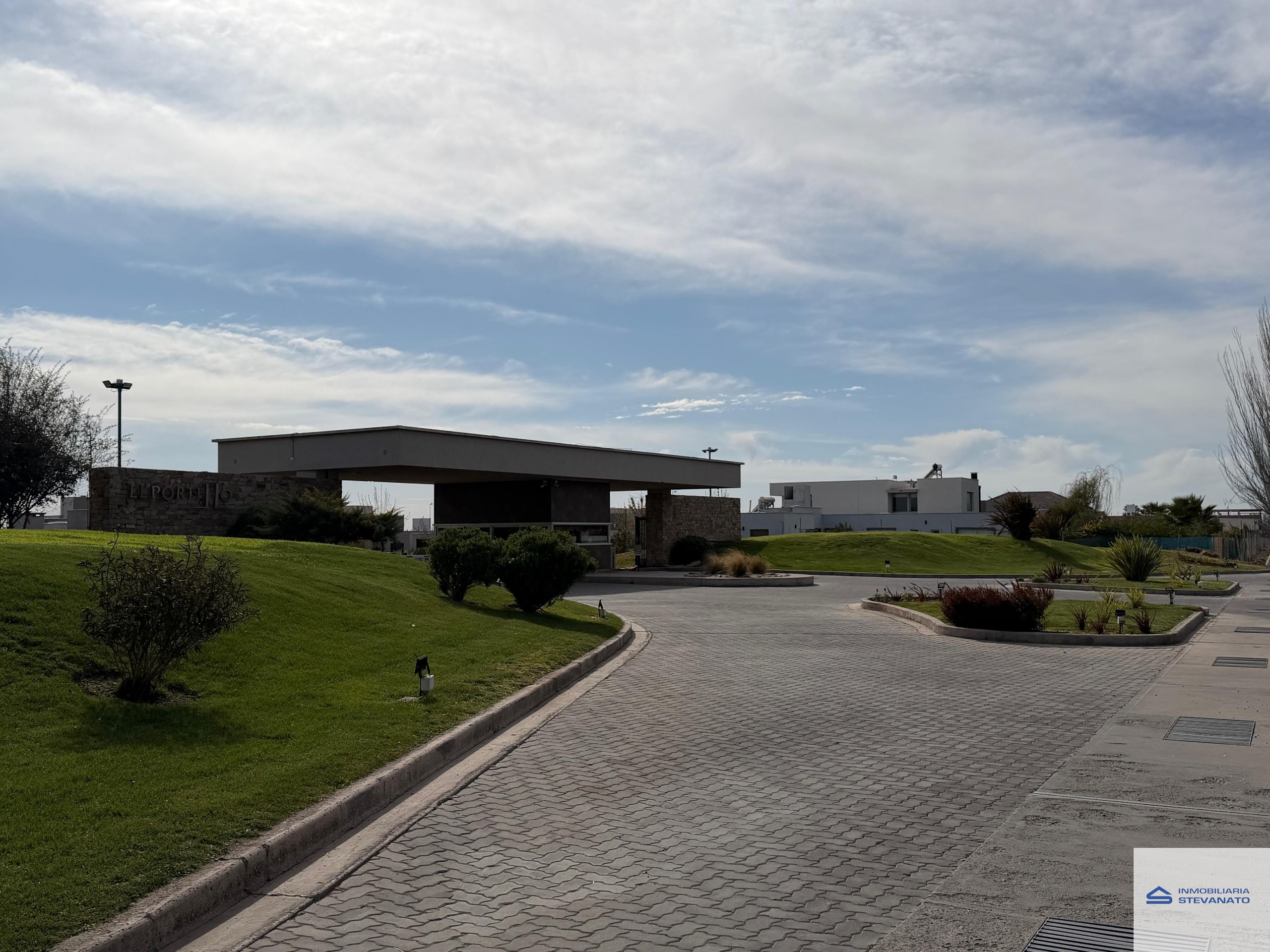 Casa en venta c/ cochera en Maipú - foto 1
