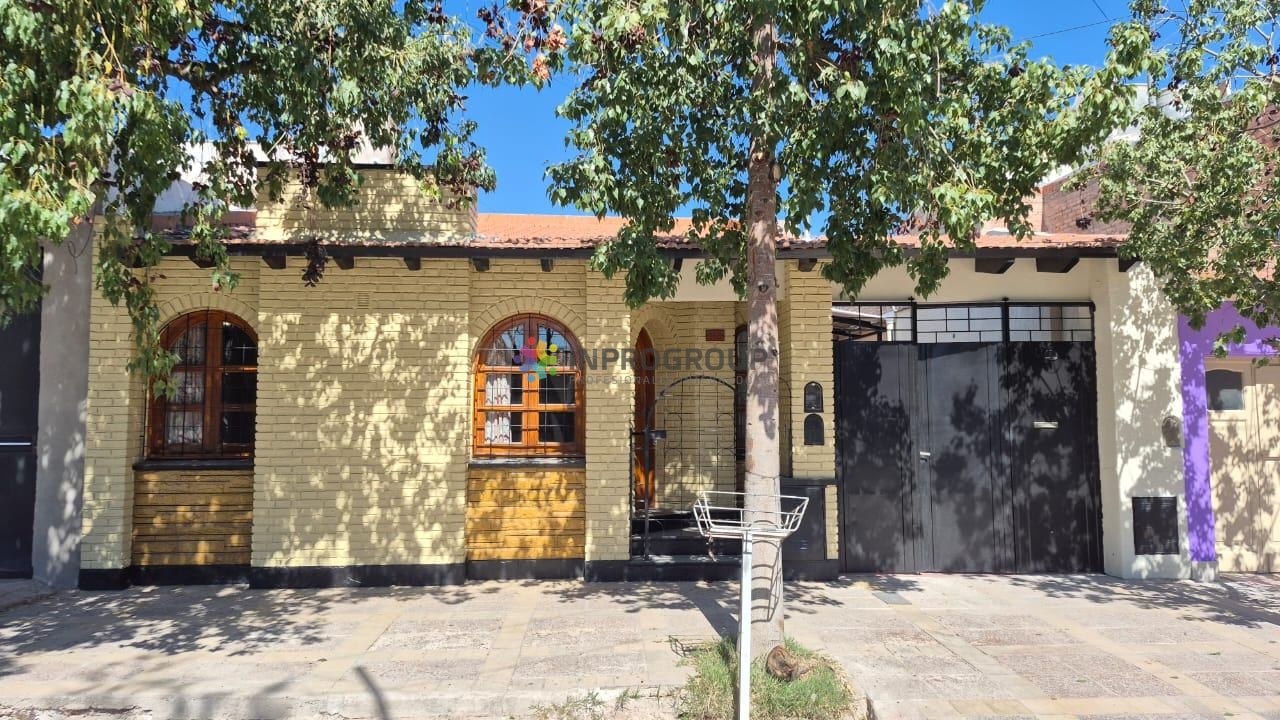 Casa en venta c/ cochera en Godoy Cruz - foto 3