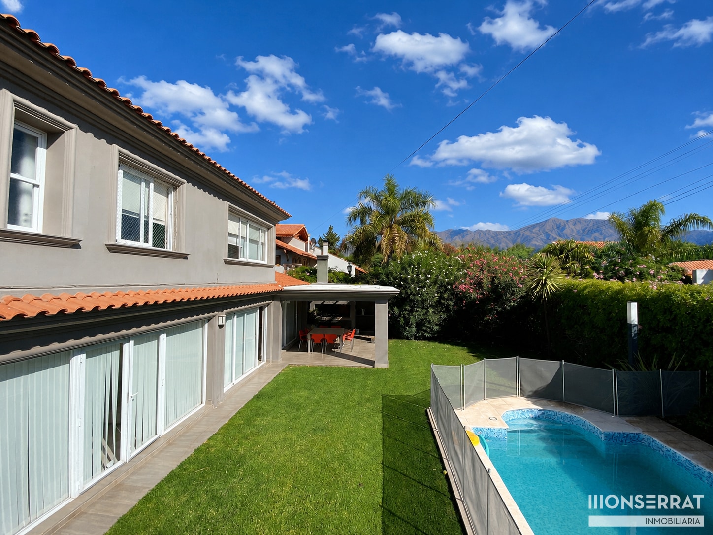 Casa en venta Bº Dalvian. 4 dormit. 1 escritorios. 5 baños, DepServicio. Pileta. - foto 1