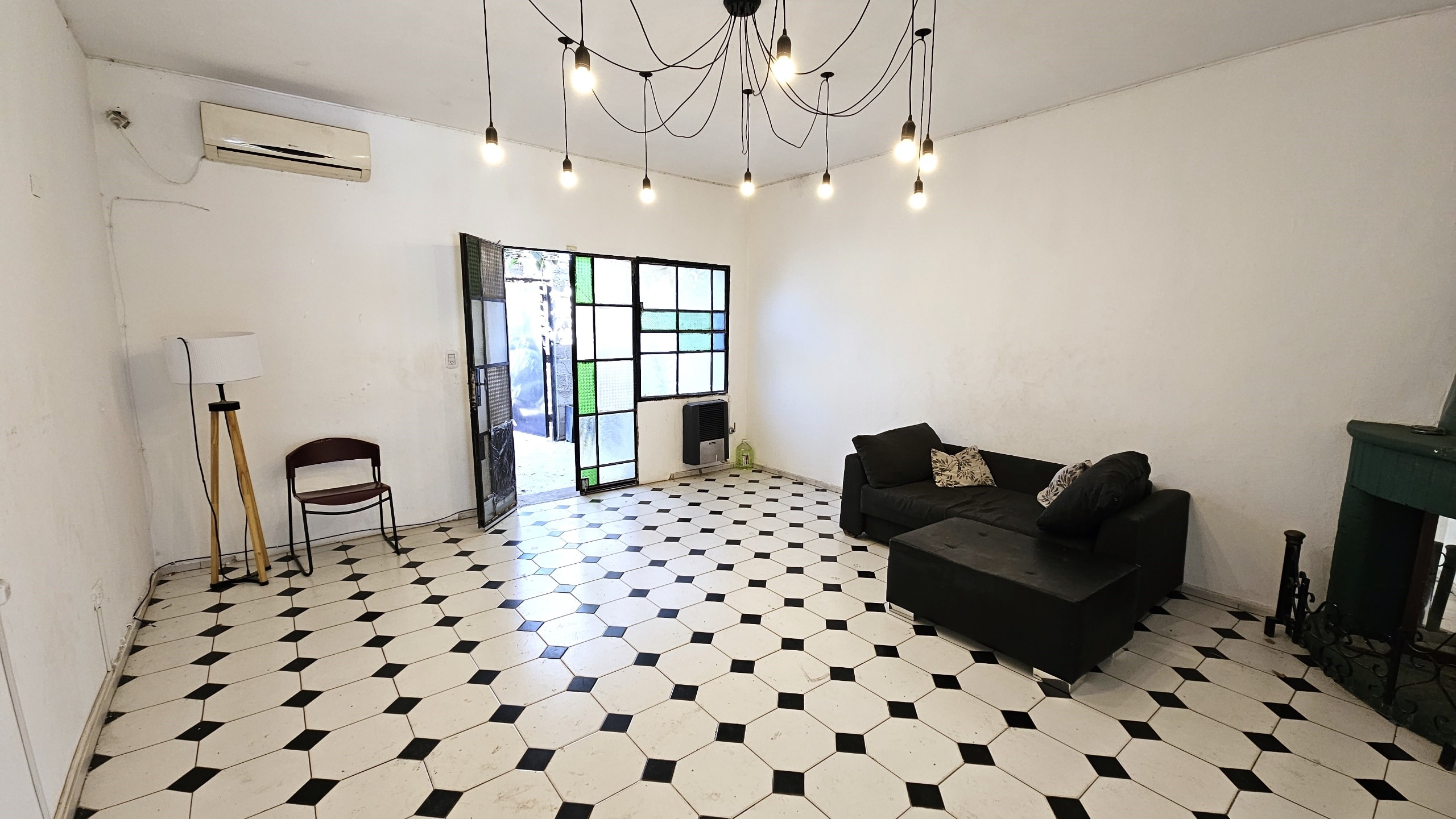 Casa en 1 Planta Capital | 4 Dormitorios, Piscina y Cochera Doble - foto 1