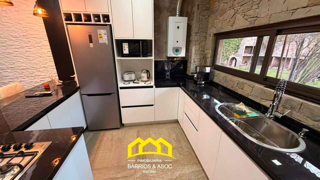 Casa Refaccionada en Barrio Isrros - foto 4
