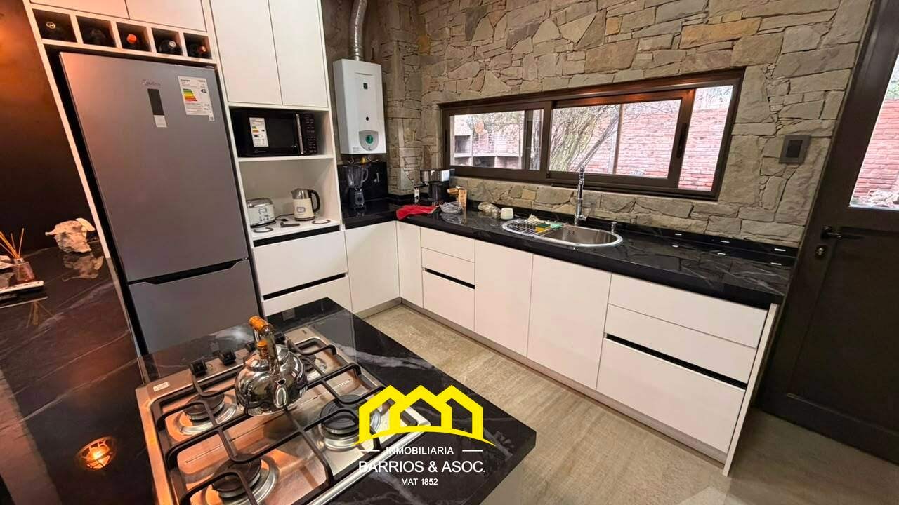 Casa Refaccionada en Barrio Isrros - foto 5