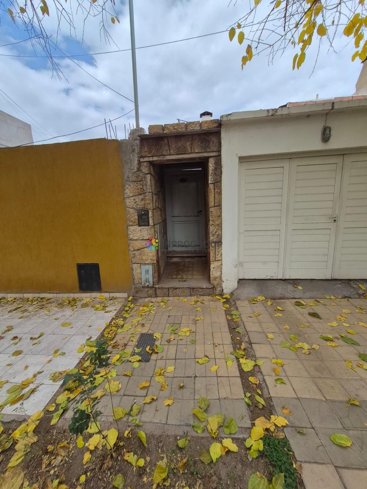 Casa en venta c/ cochera en Godoy Cruz - foto 3