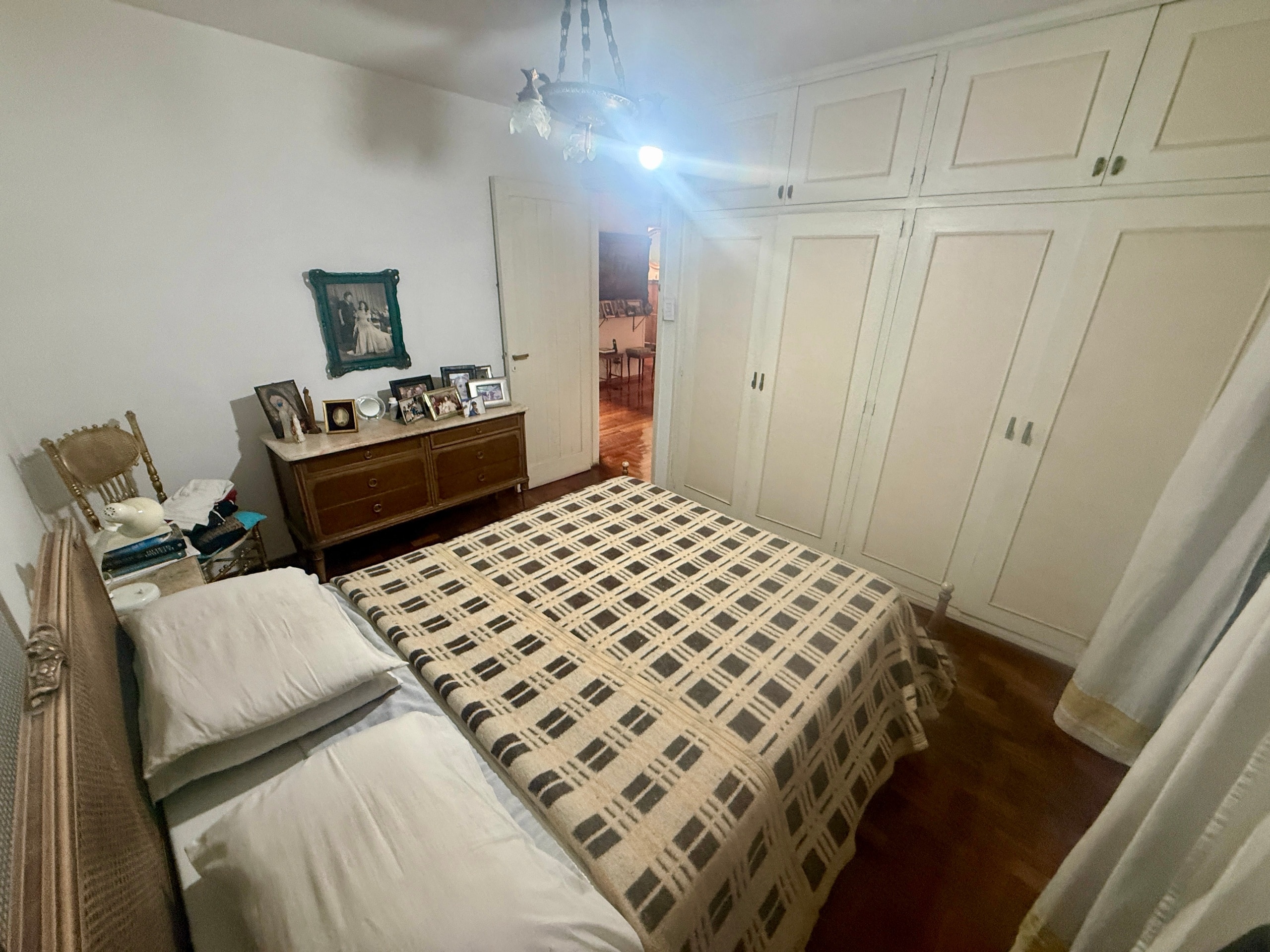 Casa 3 dormitorios con dependencia · 279 m² cubiertos · Apto crédito - foto 4