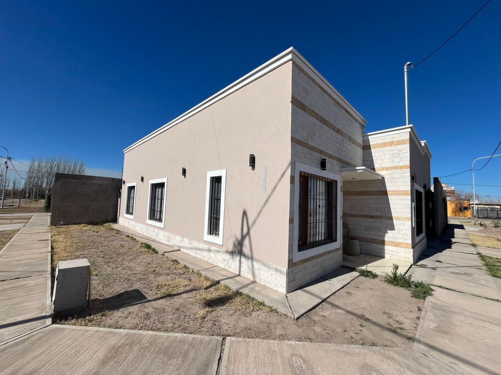 Casa en venta c/ cochera en San Rafael - foto 4